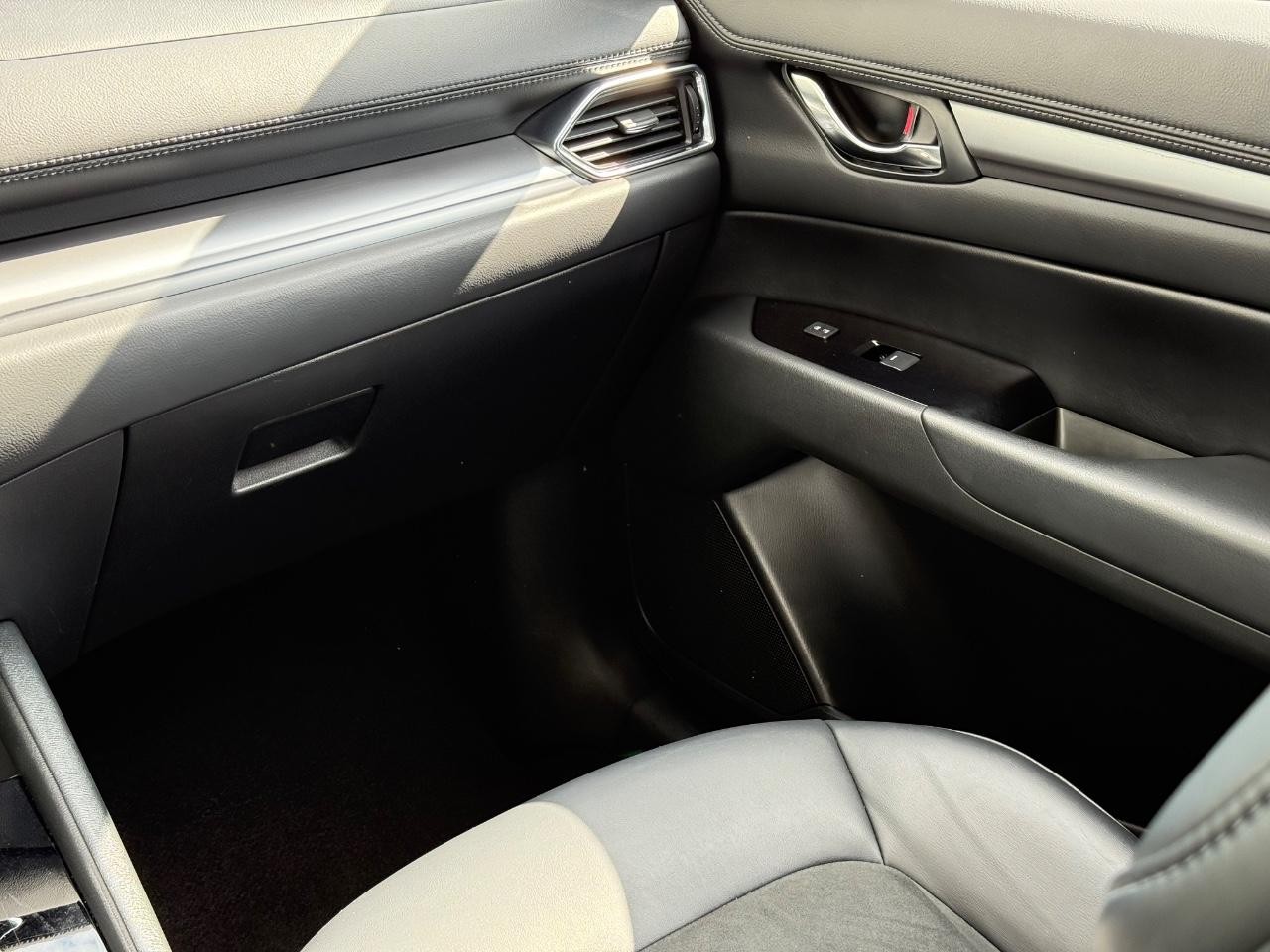 Mazda CX-5 Vehicle Image 15