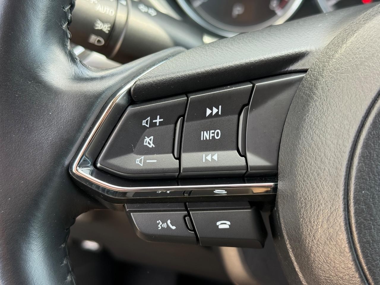 Mazda CX-5 Vehicle Image 16