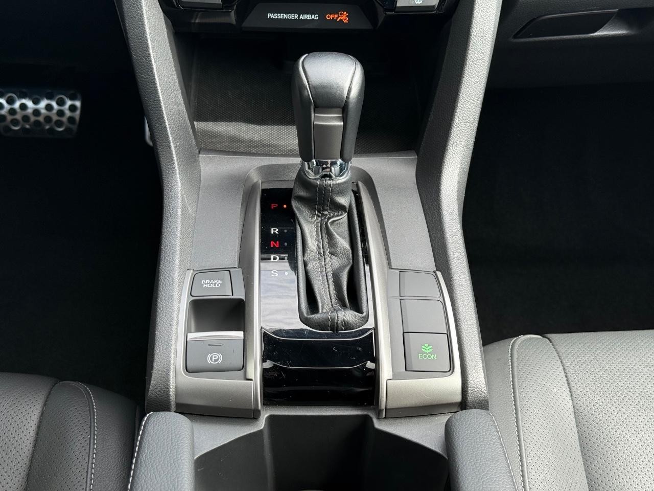 Honda Civic Hatchback Vehicle Image 13