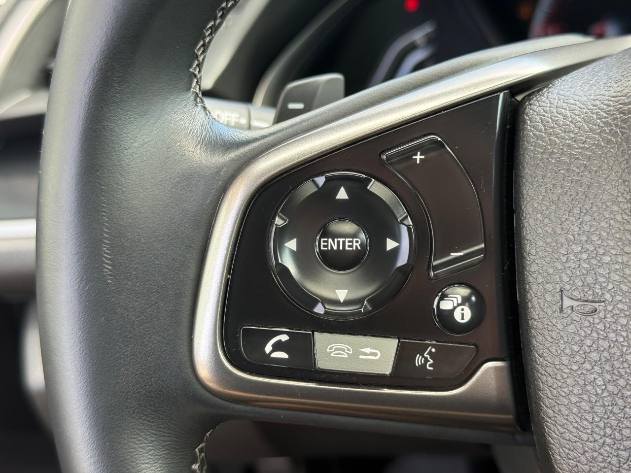Honda Civic Hatchback Vehicle Image 16