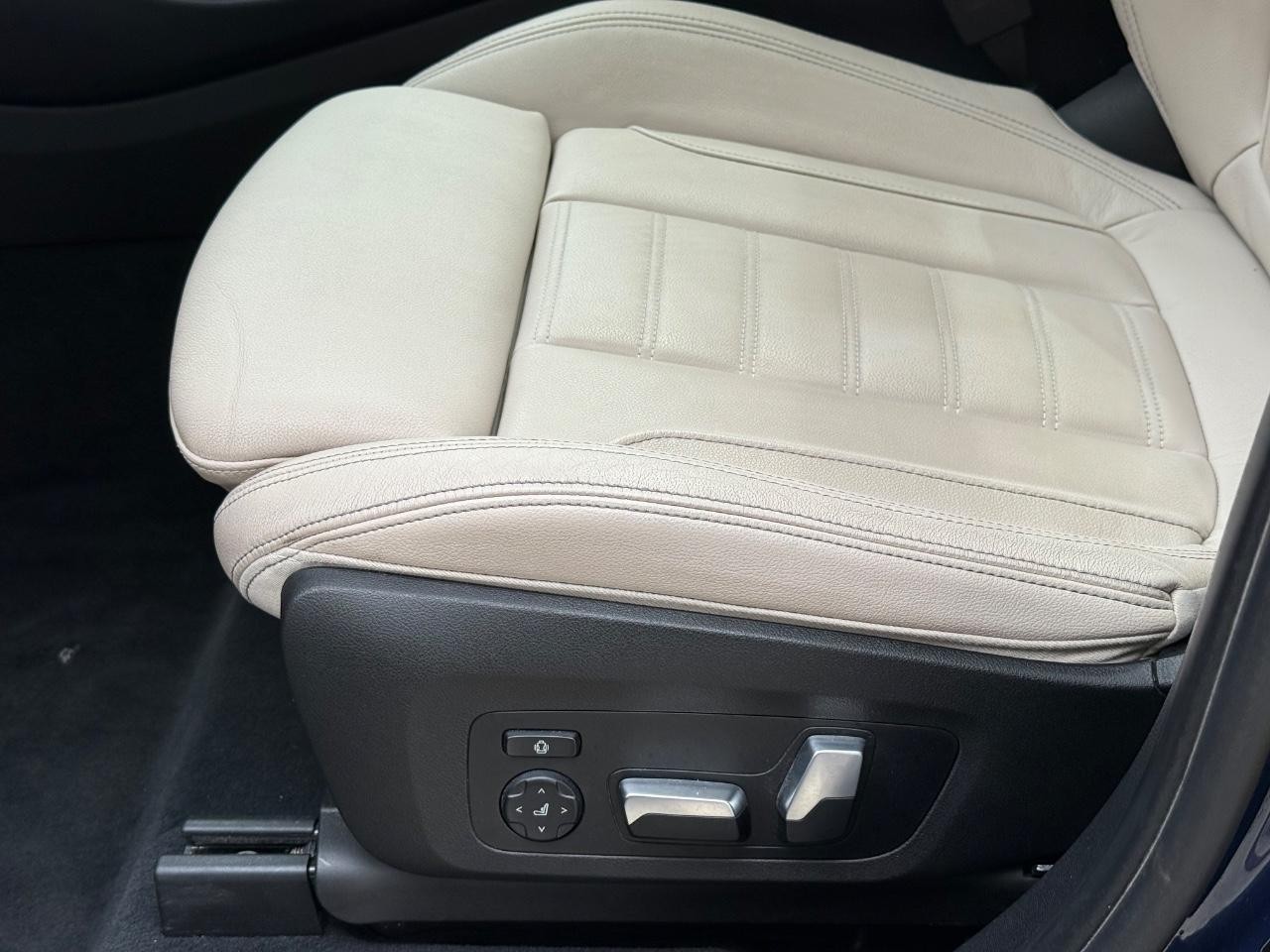 BMW X3 Vehicle Image 24