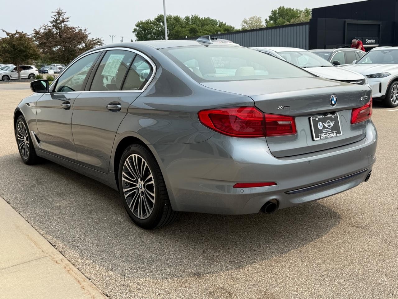 BMW 5 Series Vehicle Image 06