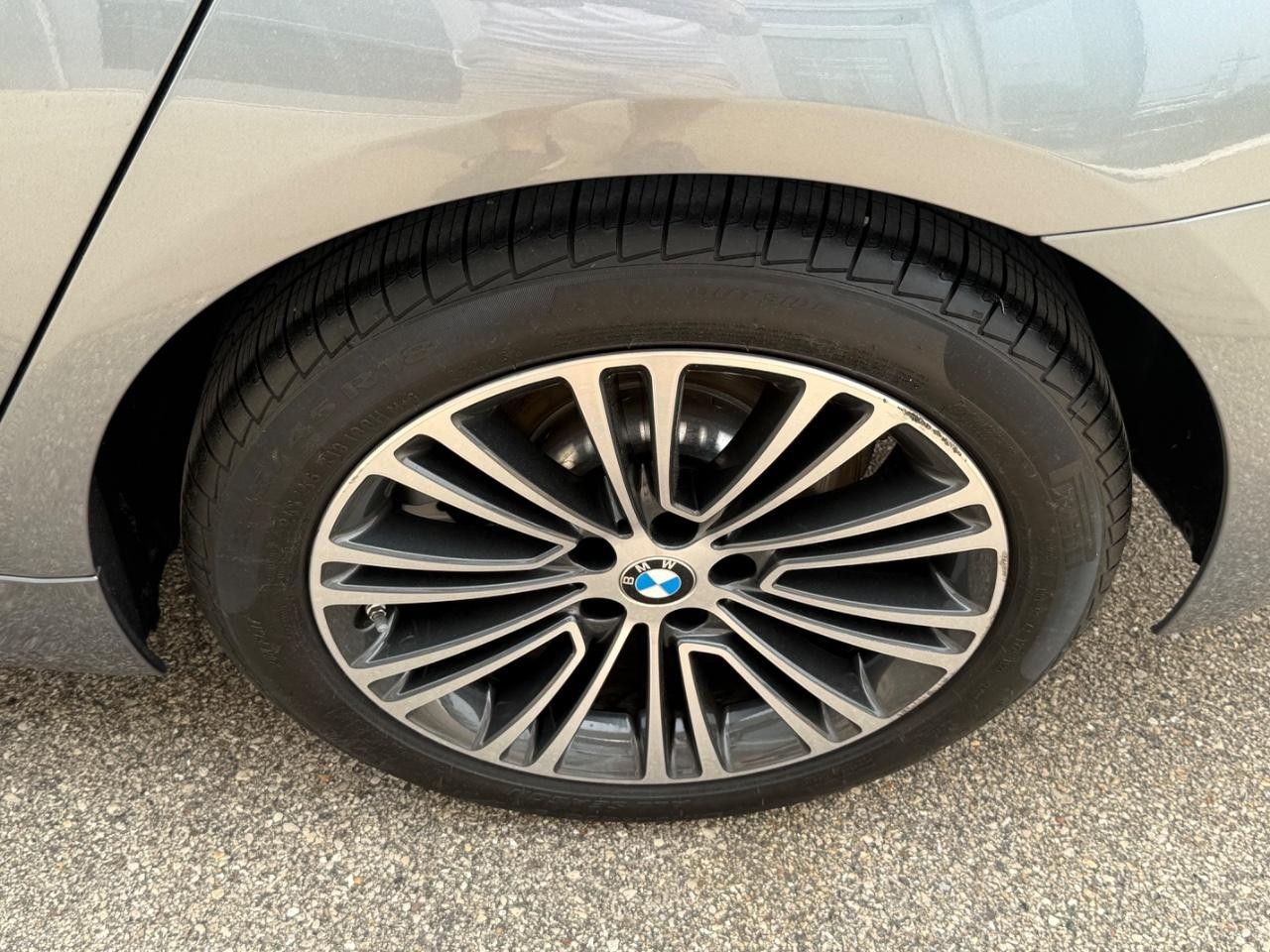 BMW 5 Series Vehicle Image 07