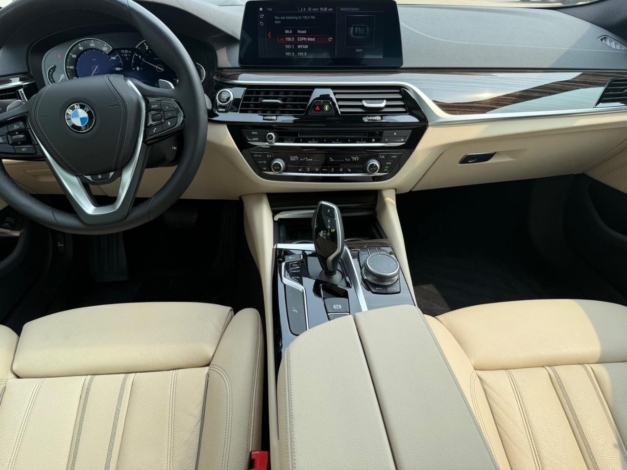 BMW 5 Series Vehicle Image 11