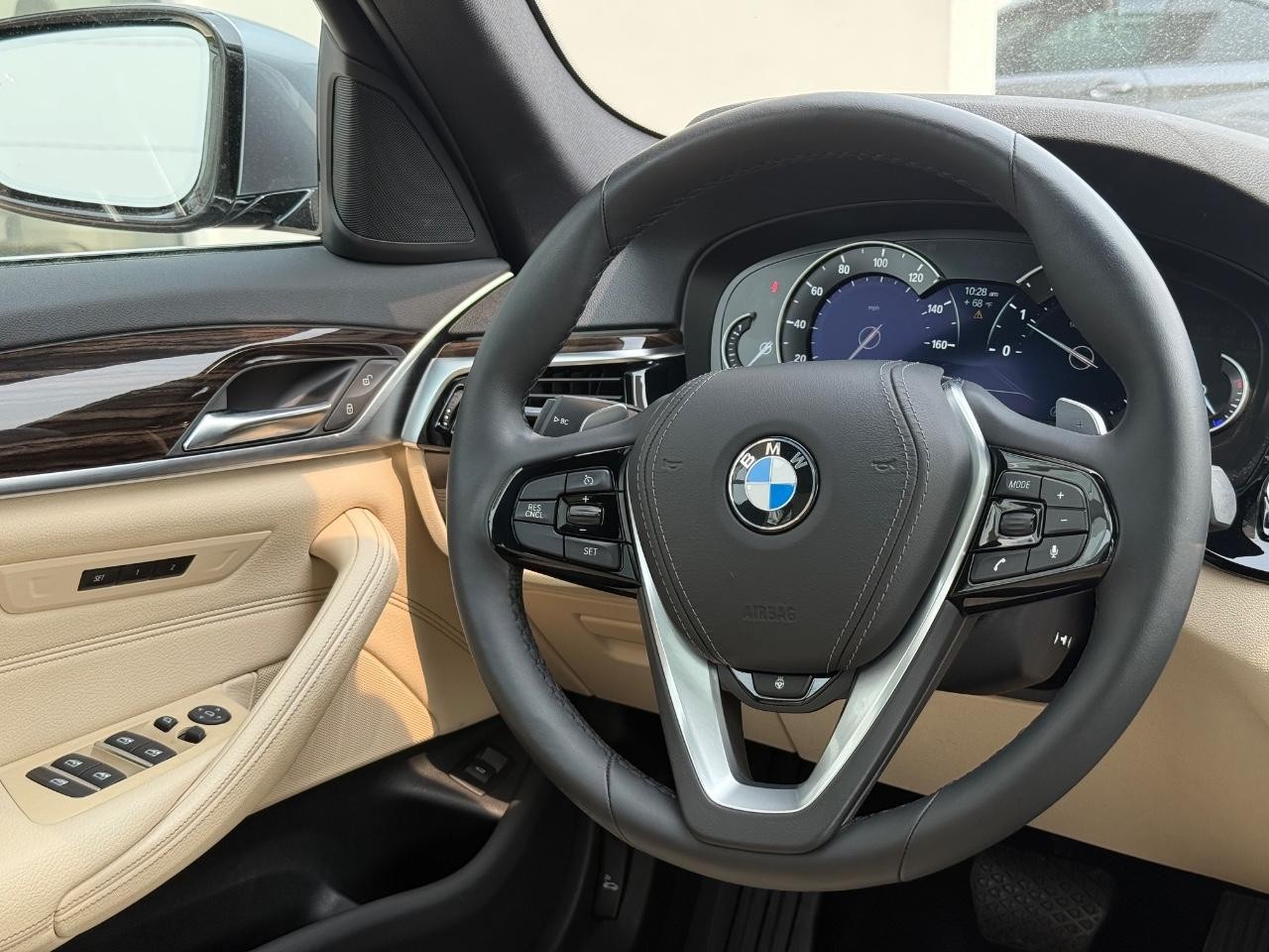 BMW 5 Series Vehicle Image 14