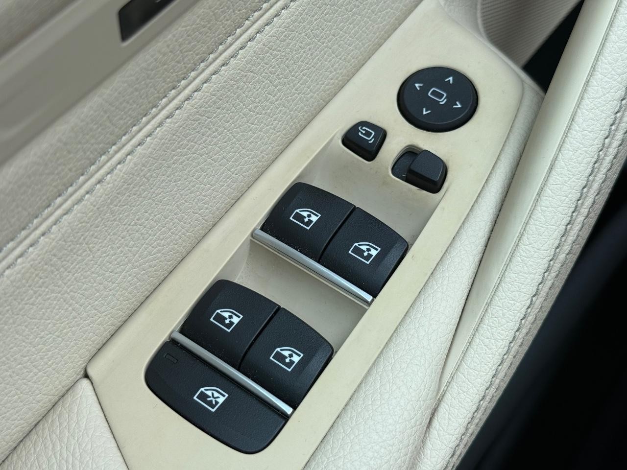 BMW 5 Series Vehicle Image 22