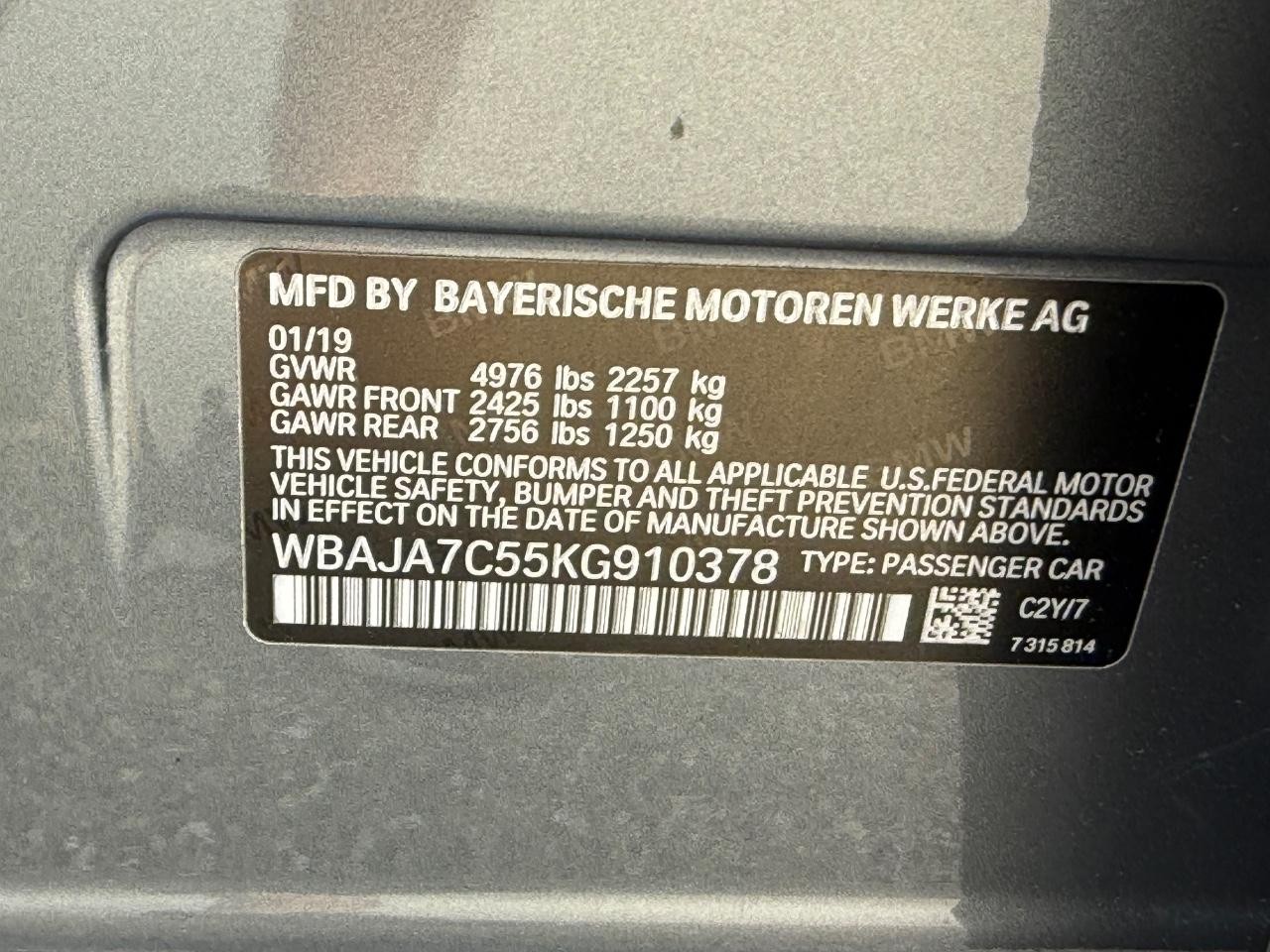 BMW 5 Series Vehicle Image 24