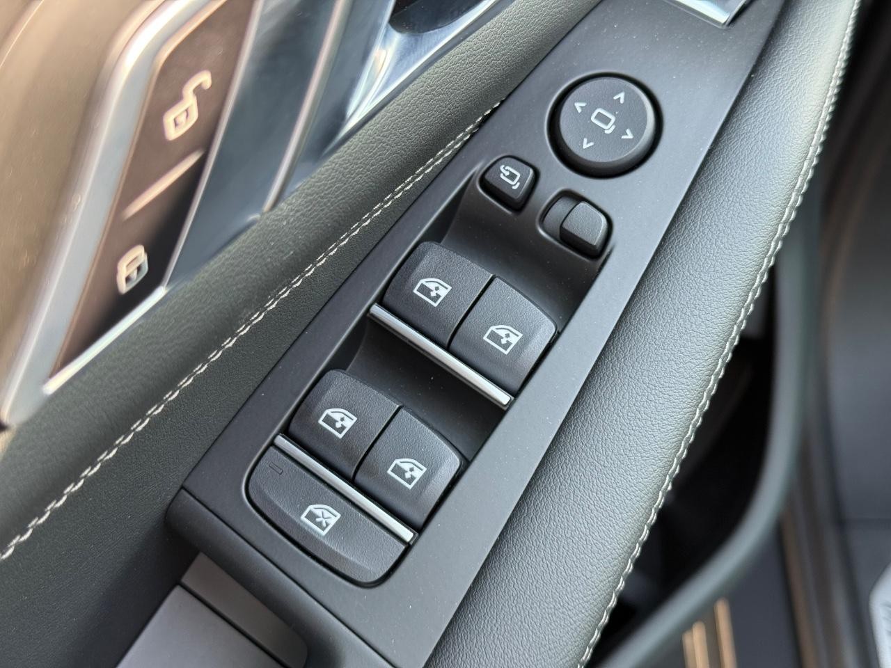 BMW X5 Vehicle Image 17