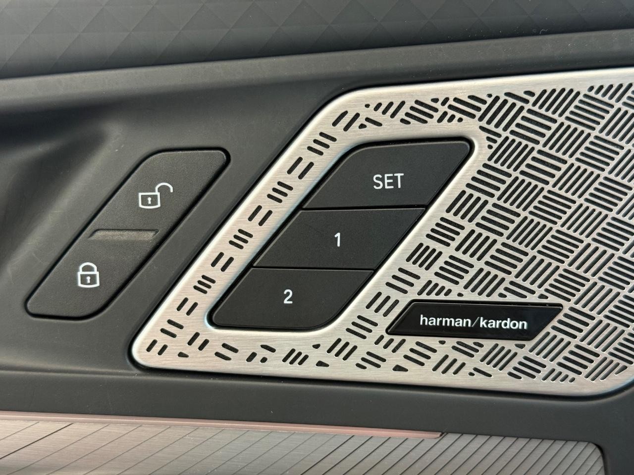 BMW X2 Vehicle Image 15