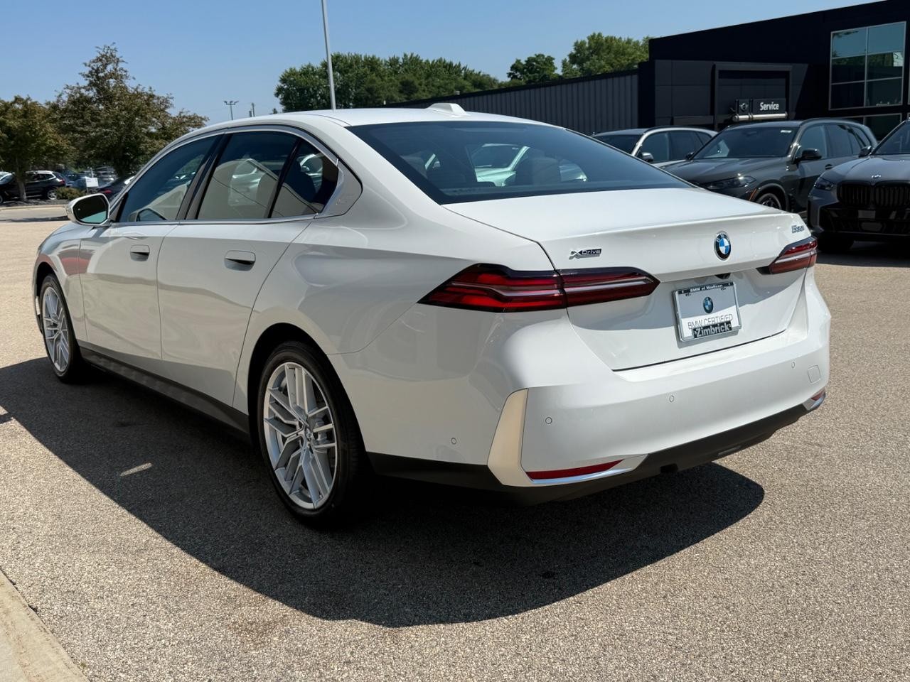 BMW 5 Series Vehicle Image 06
