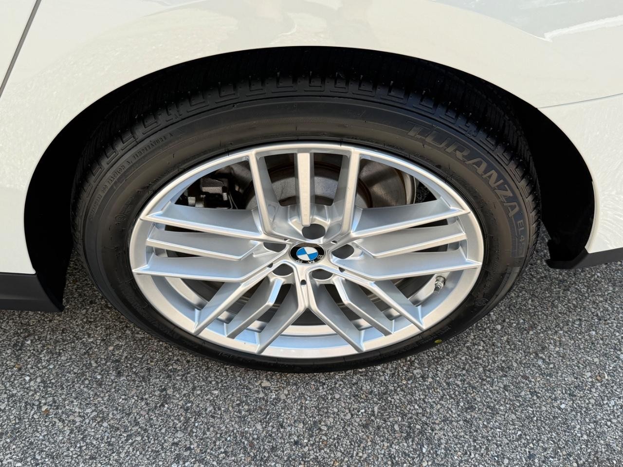 BMW 5 Series Vehicle Image 07