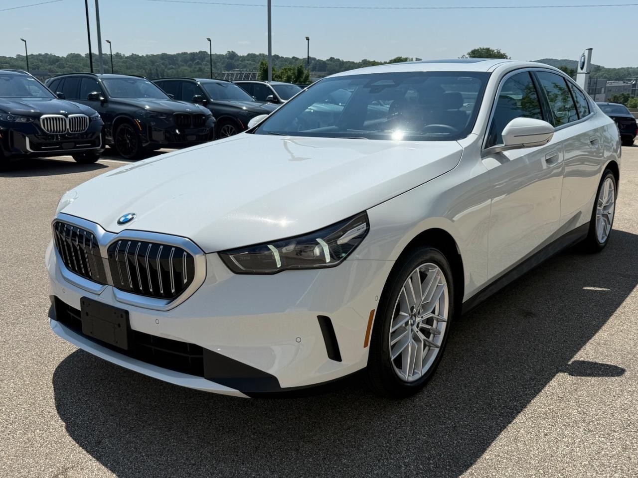 BMW 5 Series Vehicle Image 08