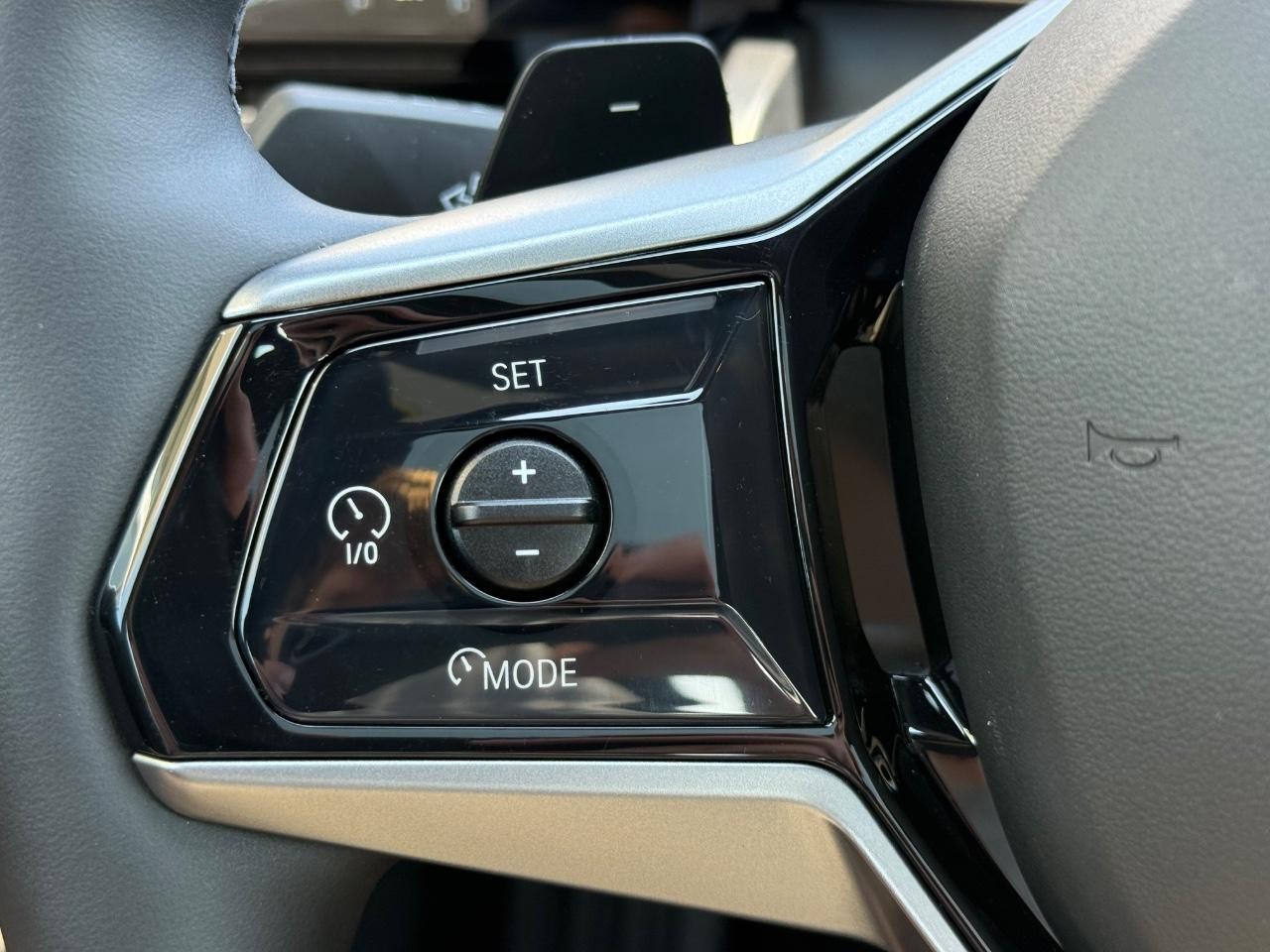 BMW 5 Series Vehicle Image 16