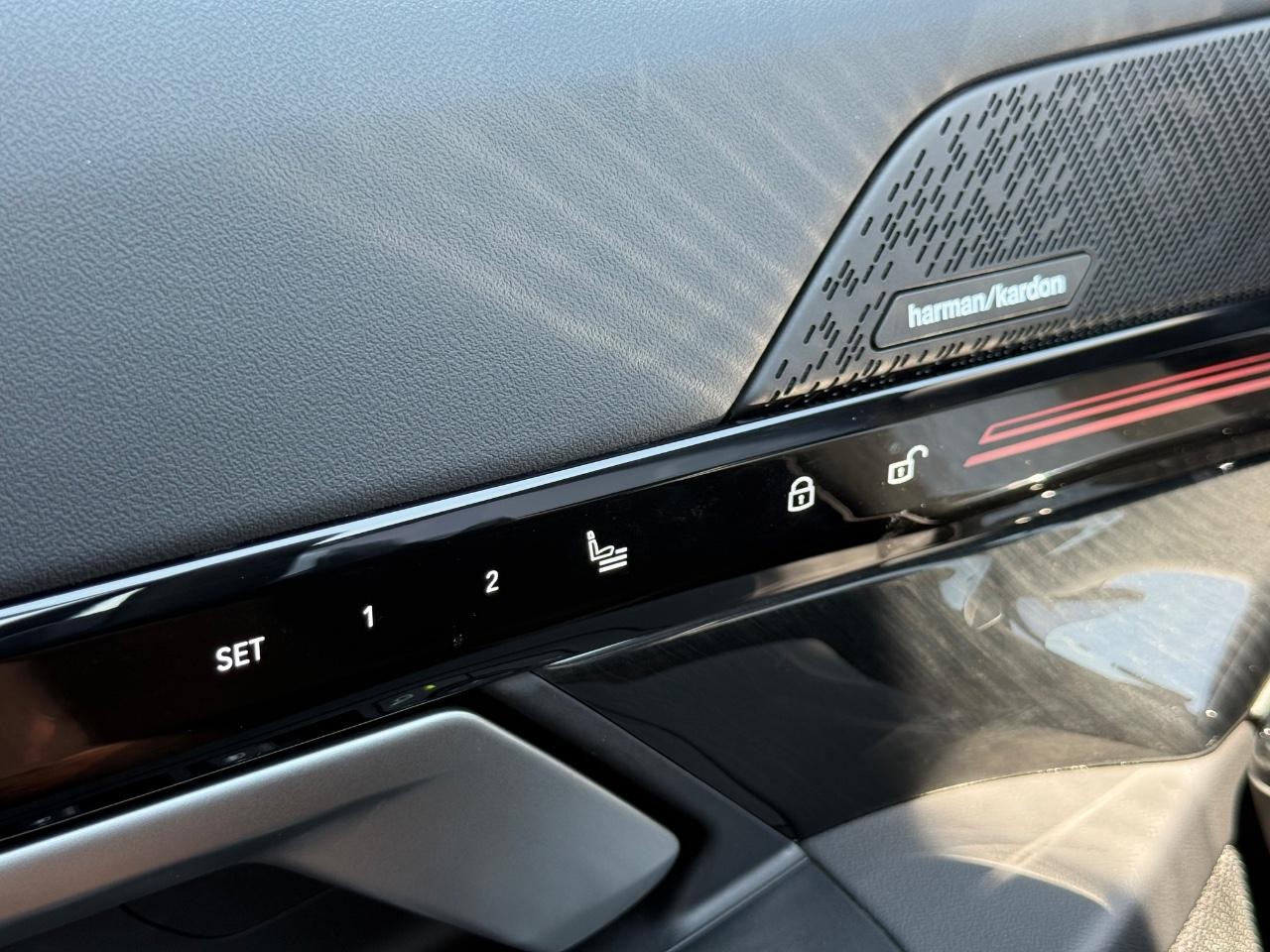 BMW 5 Series Vehicle Image 20