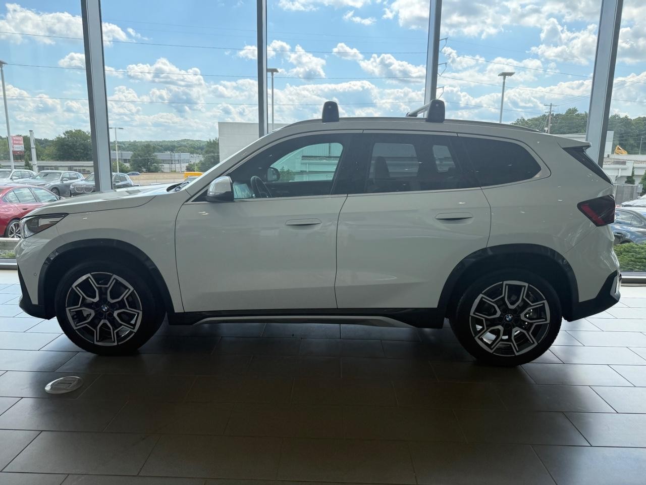 BMW X1 Vehicle Image 02