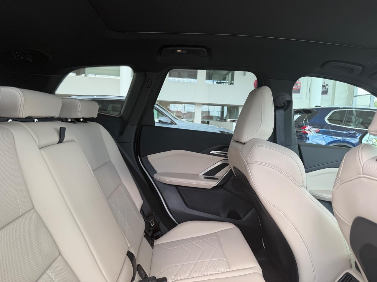 BMW X1 Vehicle Image 08