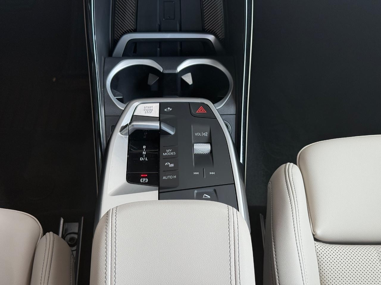 BMW X1 Vehicle Image 11
