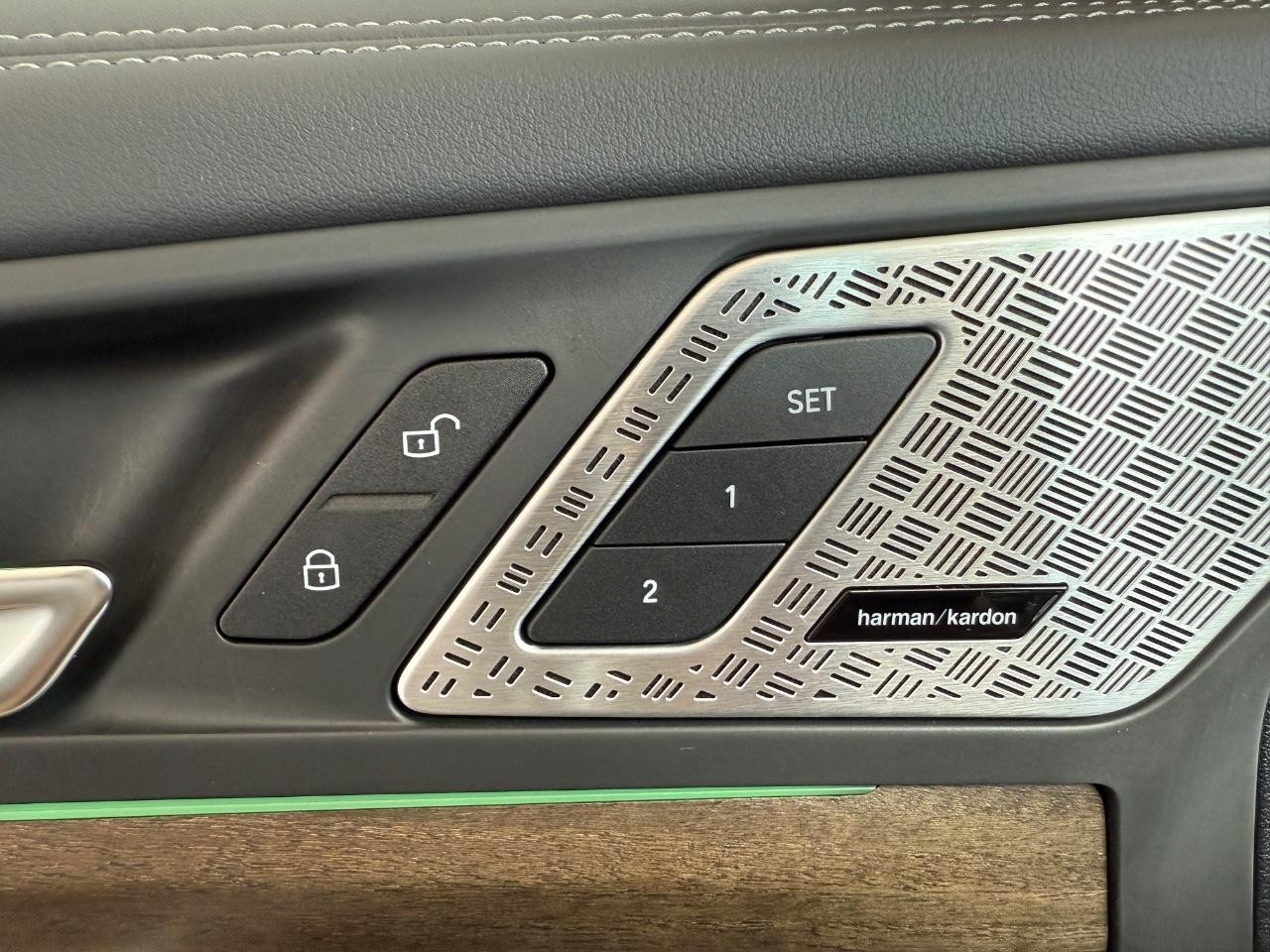BMW X1 Vehicle Image 14