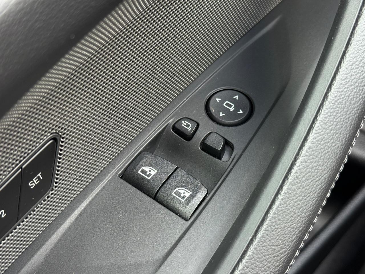 BMW 4 Series Vehicle Image 21