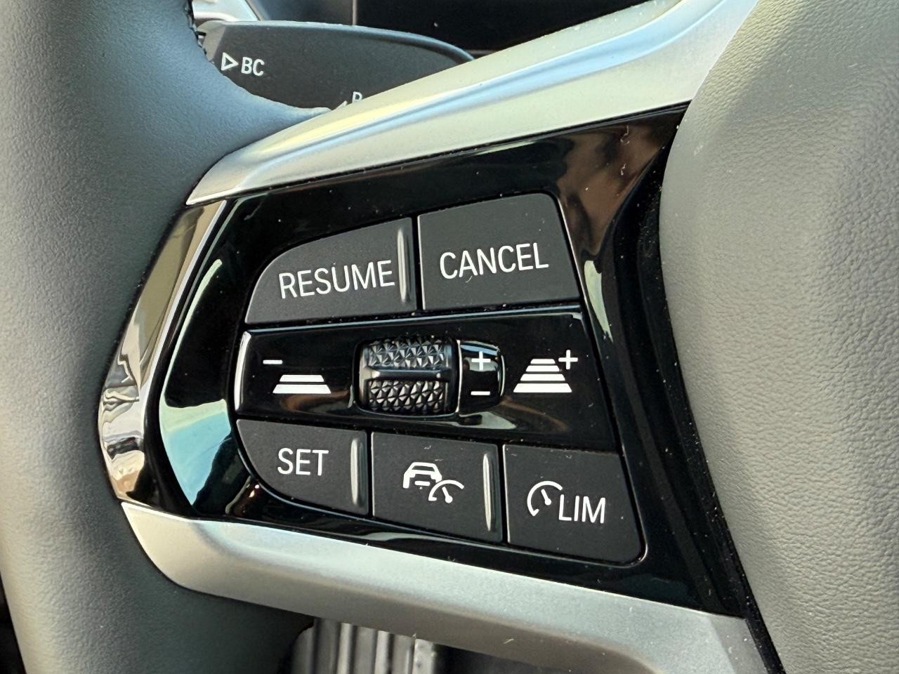 BMW i4 Vehicle Image 15