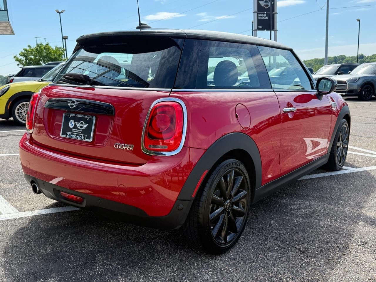 MINI Hardtop 2 Door Vehicle Image 03