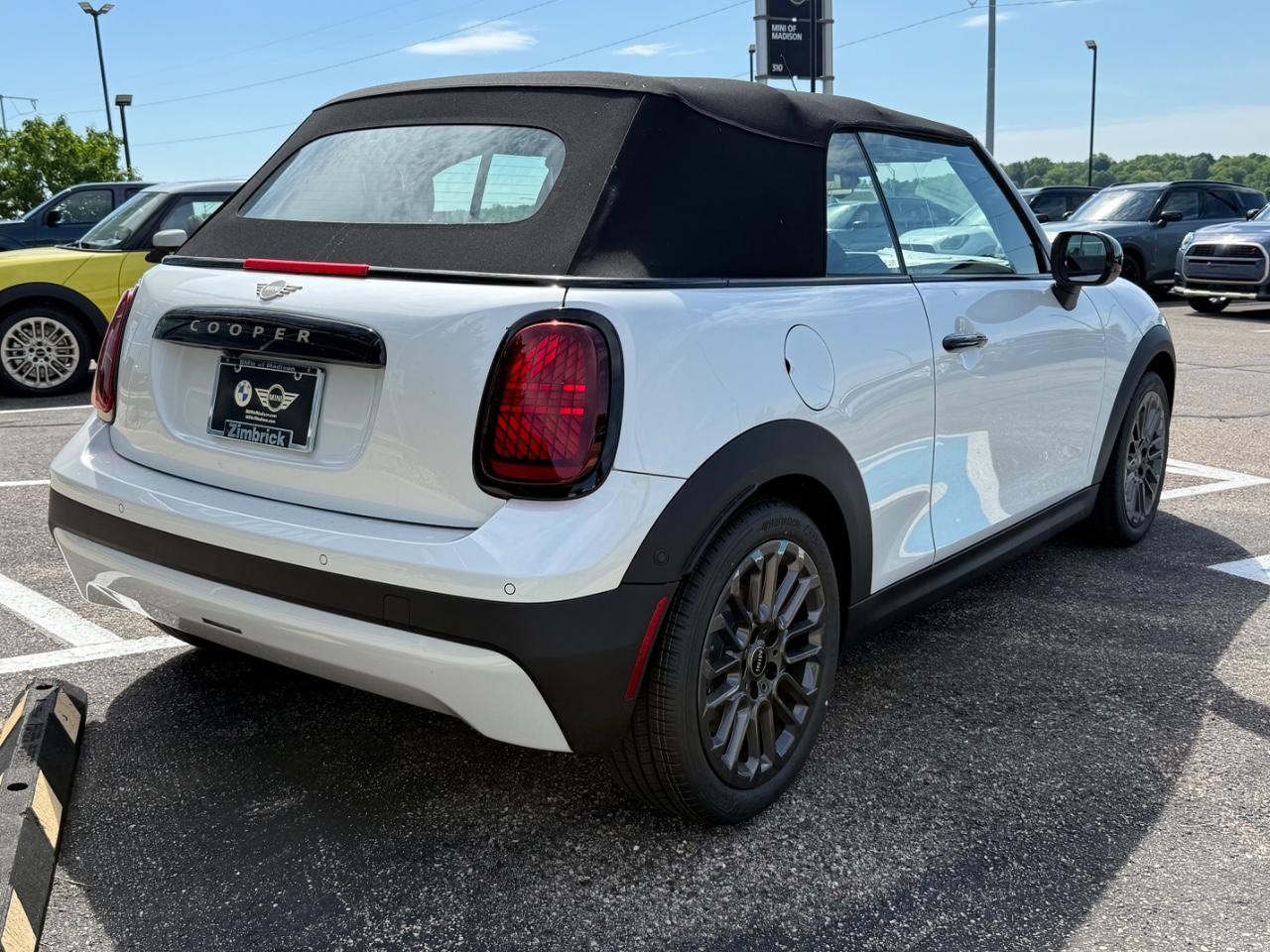 MINI Convertible Vehicle Image 03