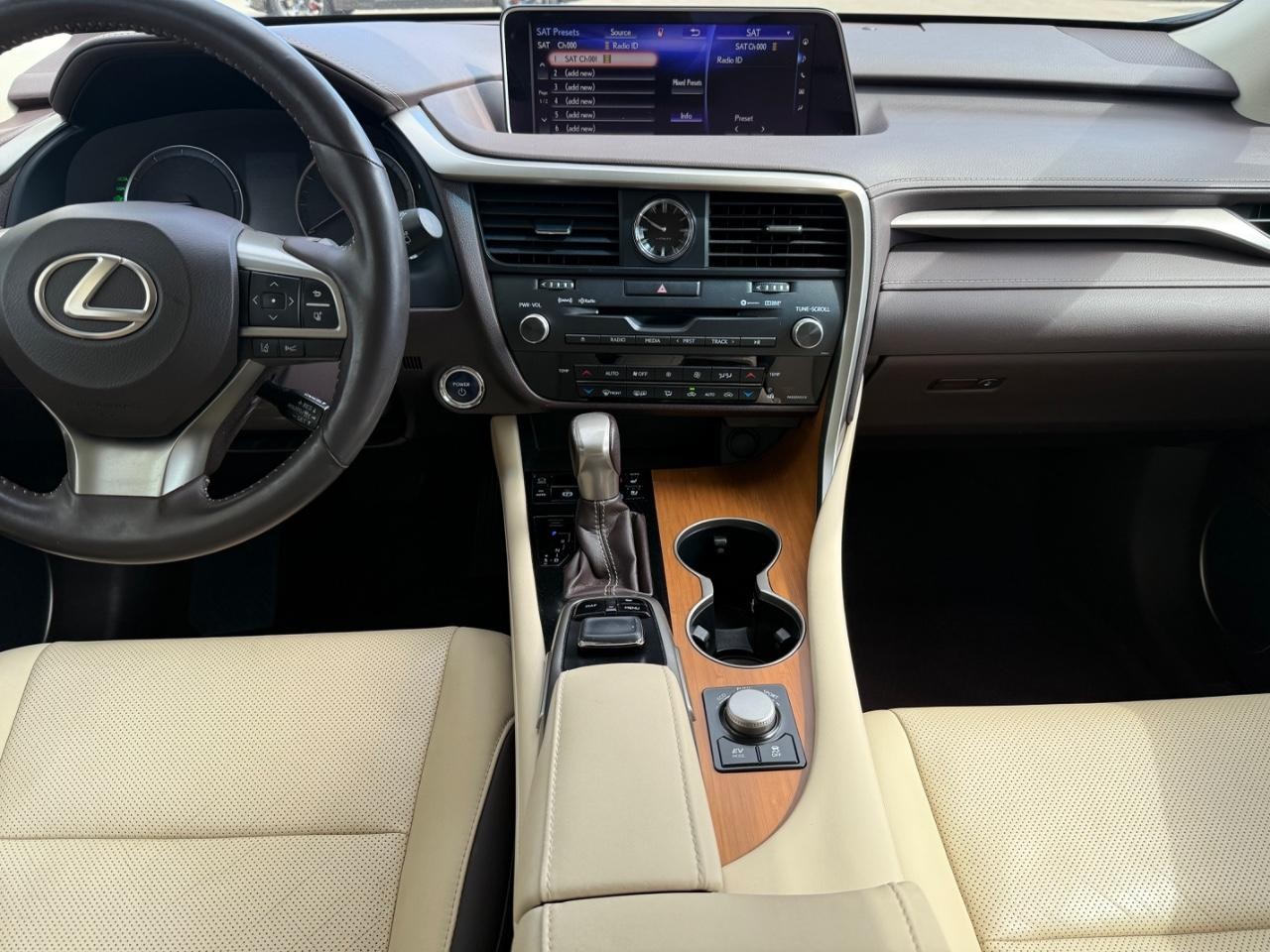 Lexus RX 450h Vehicle Image 11