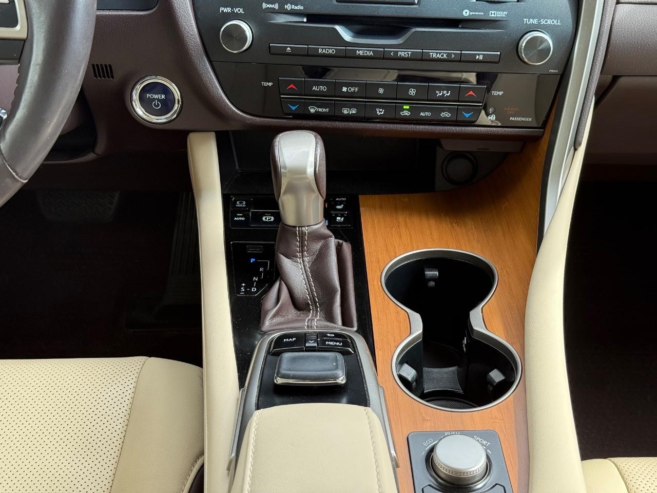 Lexus RX 450h Vehicle Image 13