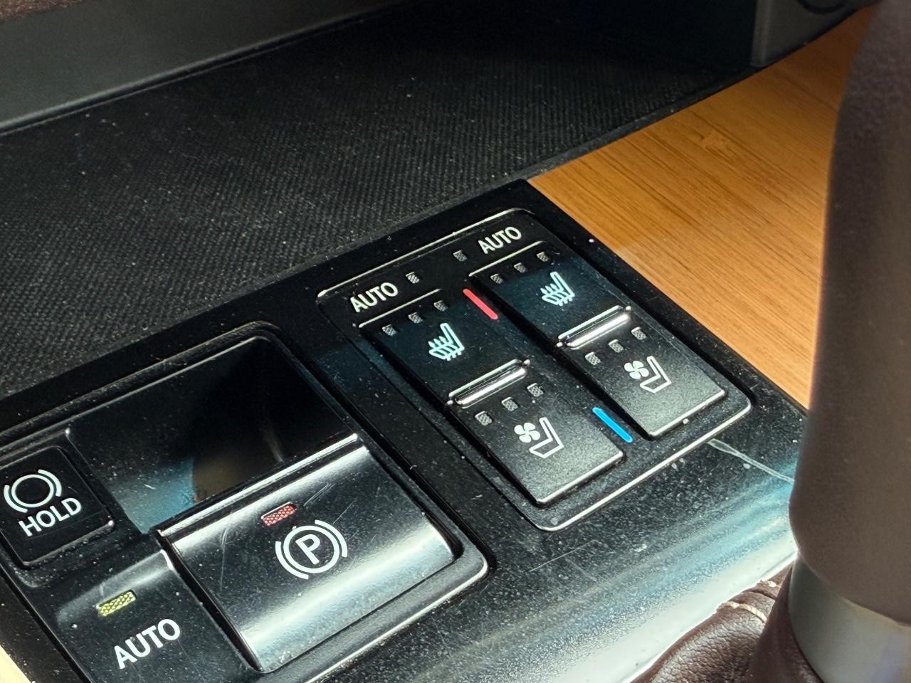 Lexus RX 450h Vehicle Image 22