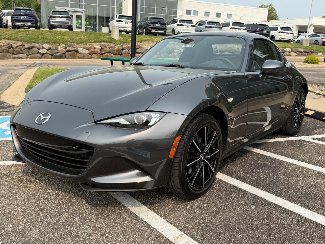 Mazda MX-5 Miata RF Vehicle Image 07