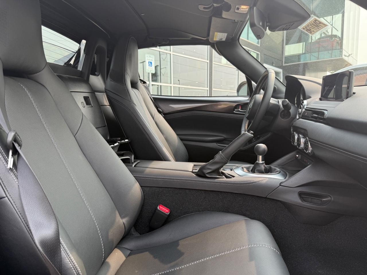 Mazda MX-5 Miata RF Vehicle Image 09