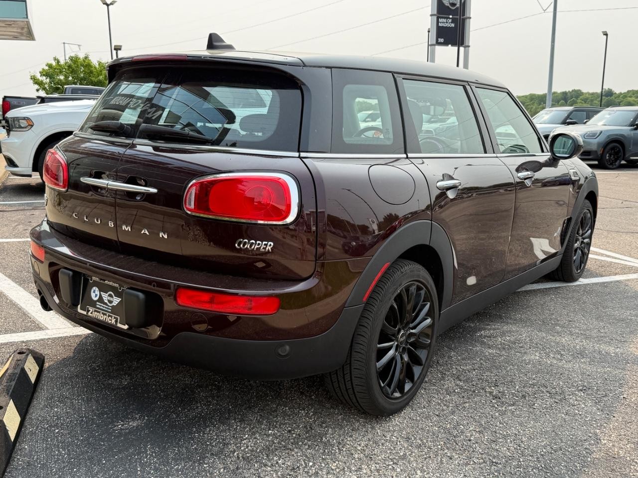 MINI Clubman Vehicle Image 03