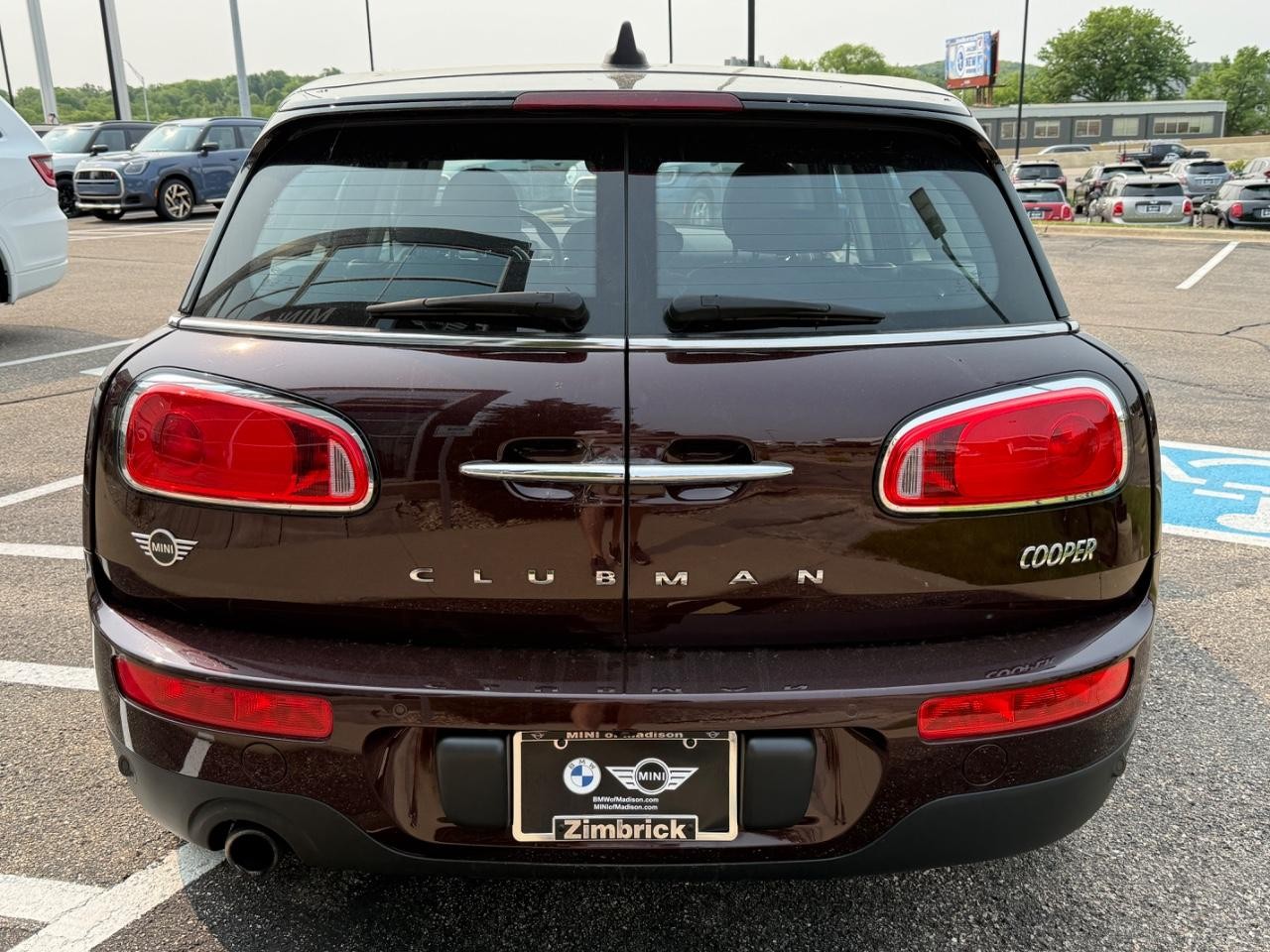 MINI Clubman Vehicle Image 04