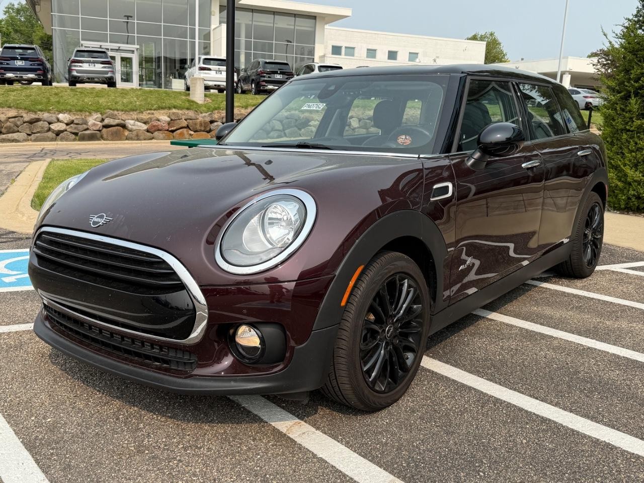 MINI Clubman Vehicle Image 08