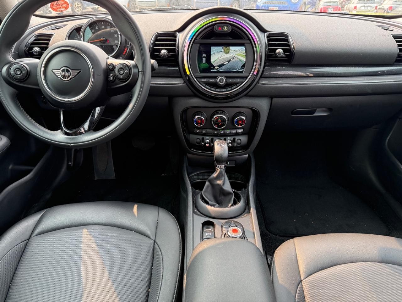 MINI Clubman Vehicle Image 11