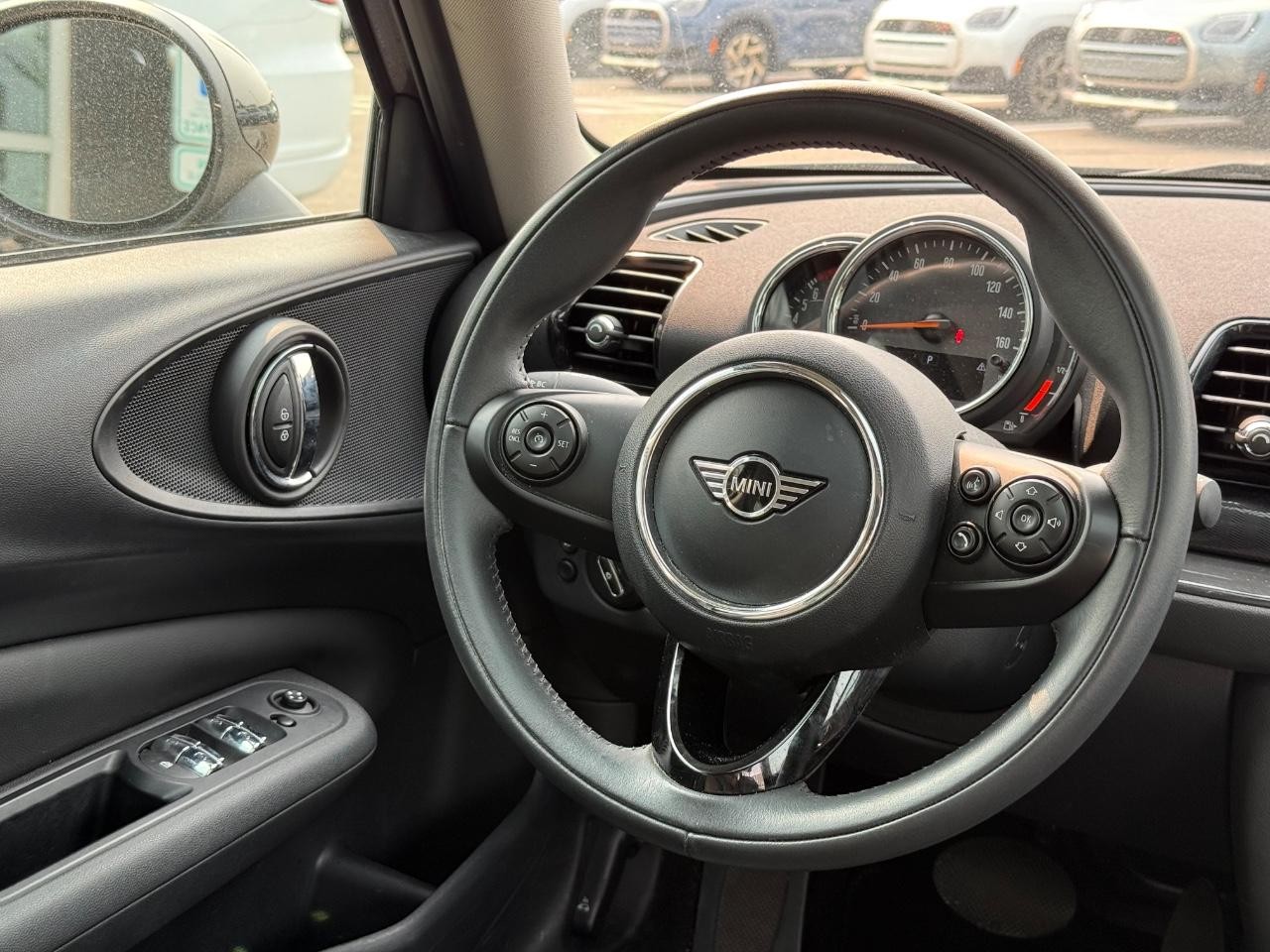 MINI Clubman Vehicle Image 14