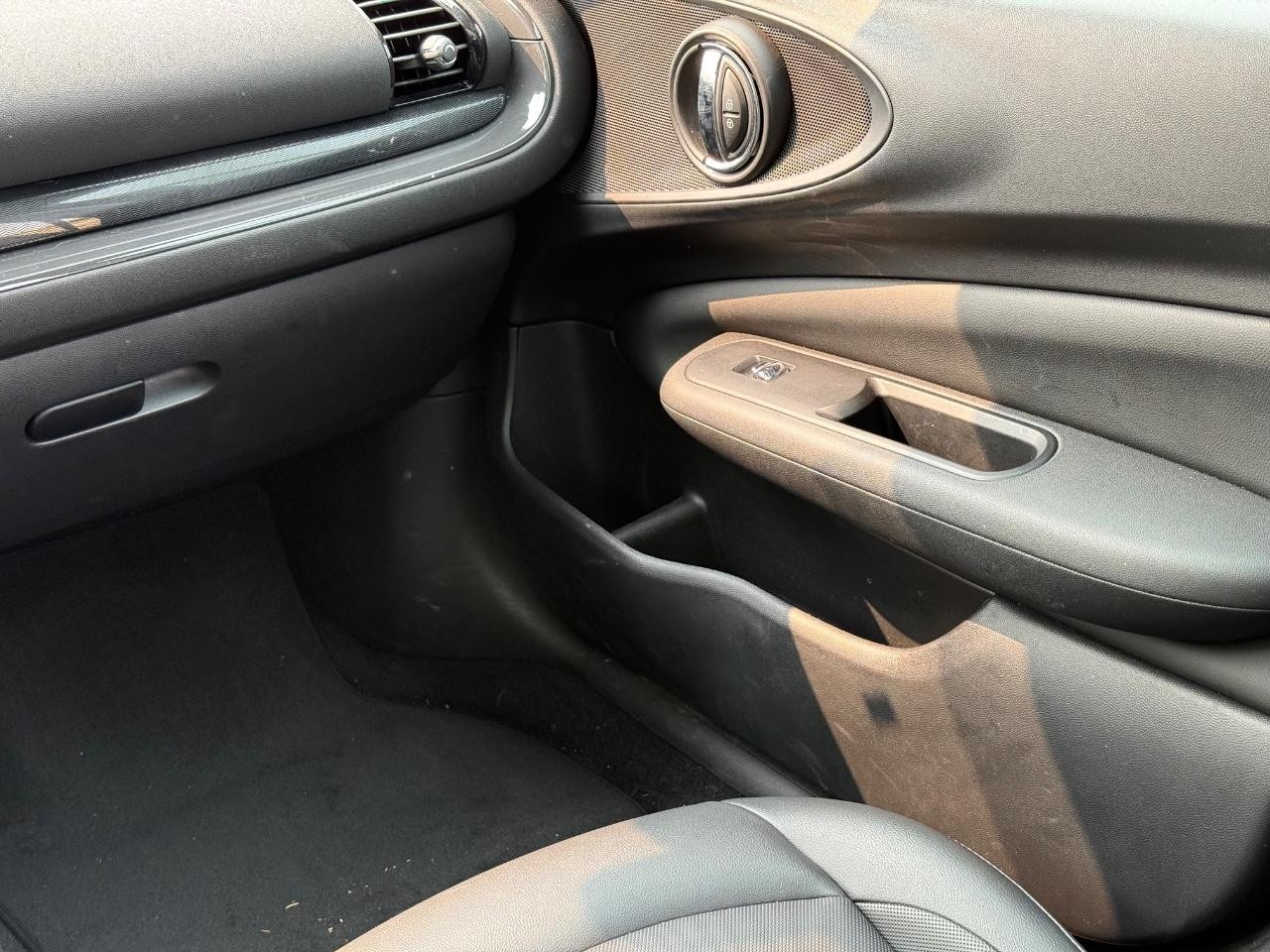 MINI Clubman Vehicle Image 15