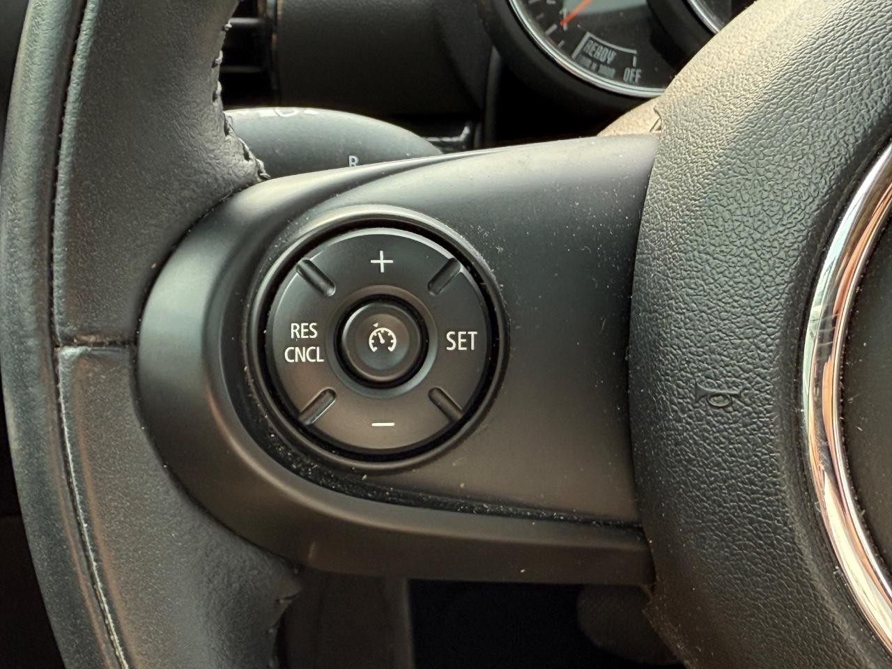 MINI Clubman Vehicle Image 16