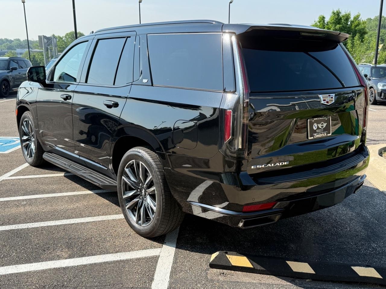 Cadillac Escalade Vehicle Image 06