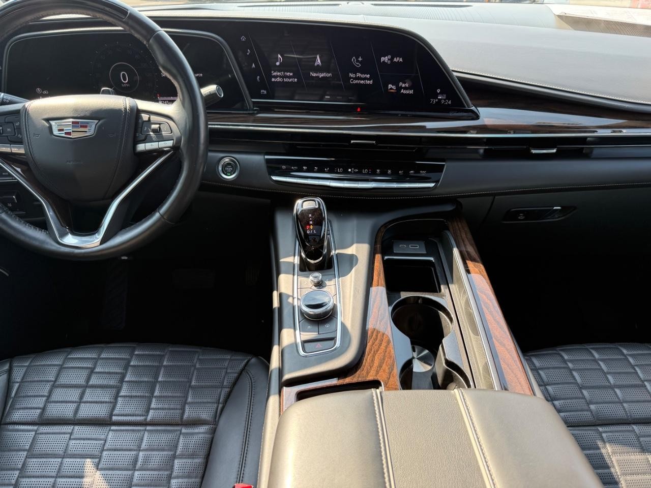 Cadillac Escalade Vehicle Image 13