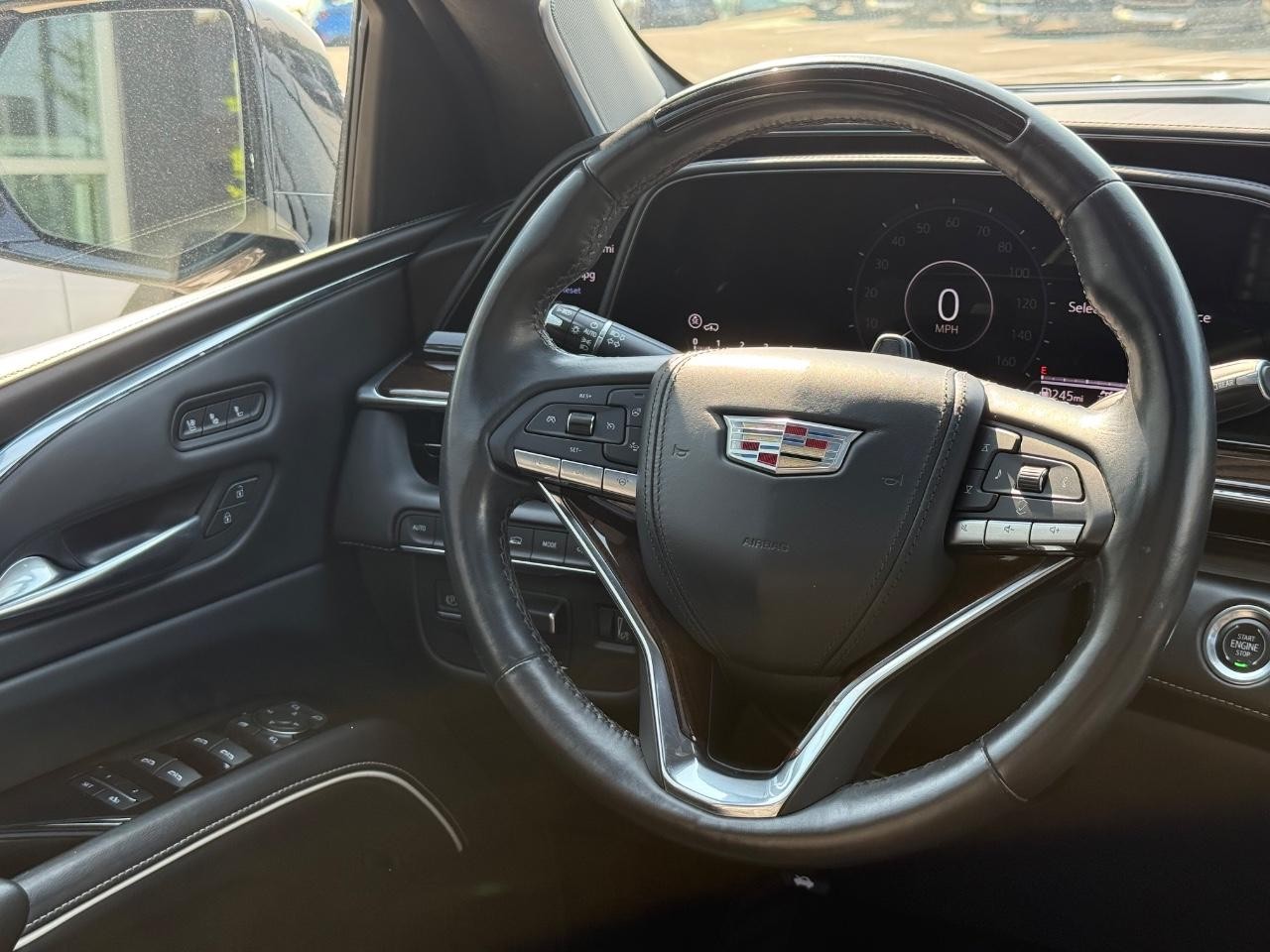 Cadillac Escalade Vehicle Image 15