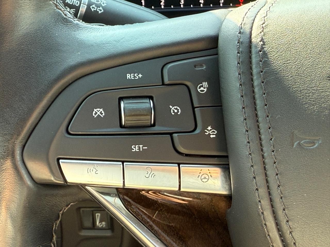 Cadillac Escalade Vehicle Image 18