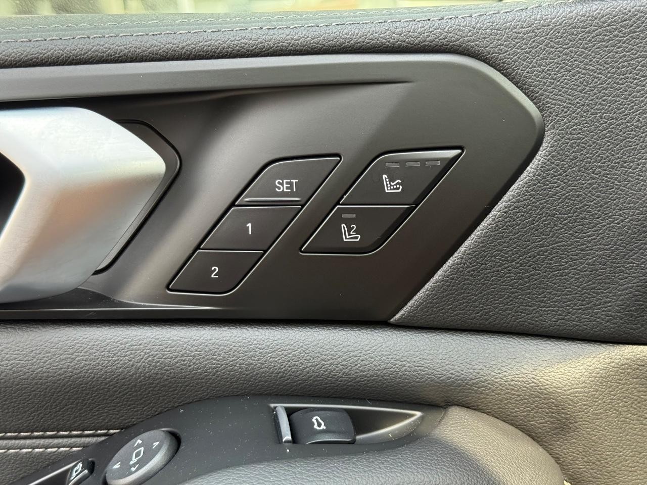 BMW X5 Vehicle Image 16