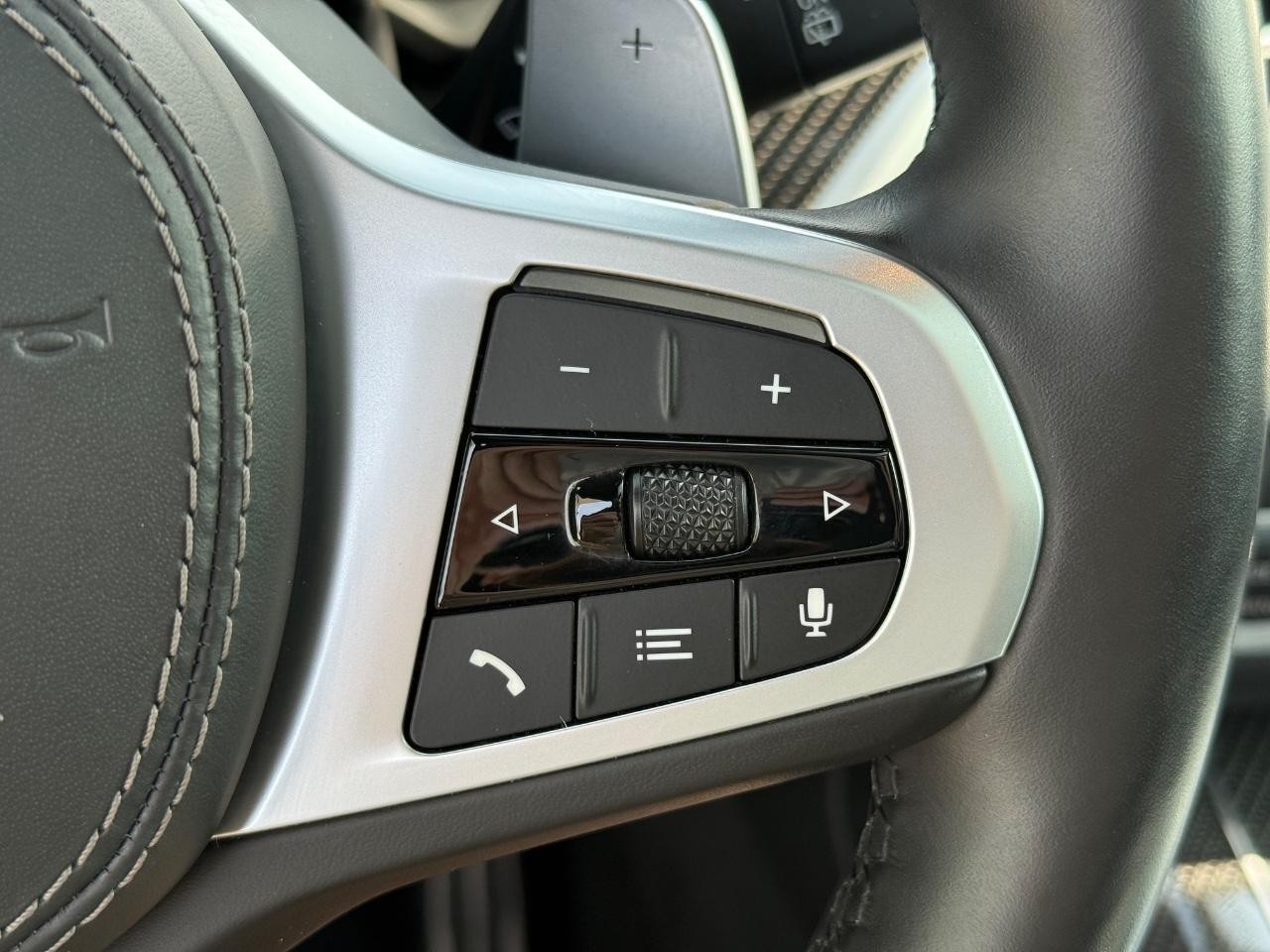 BMW X5 Vehicle Image 18