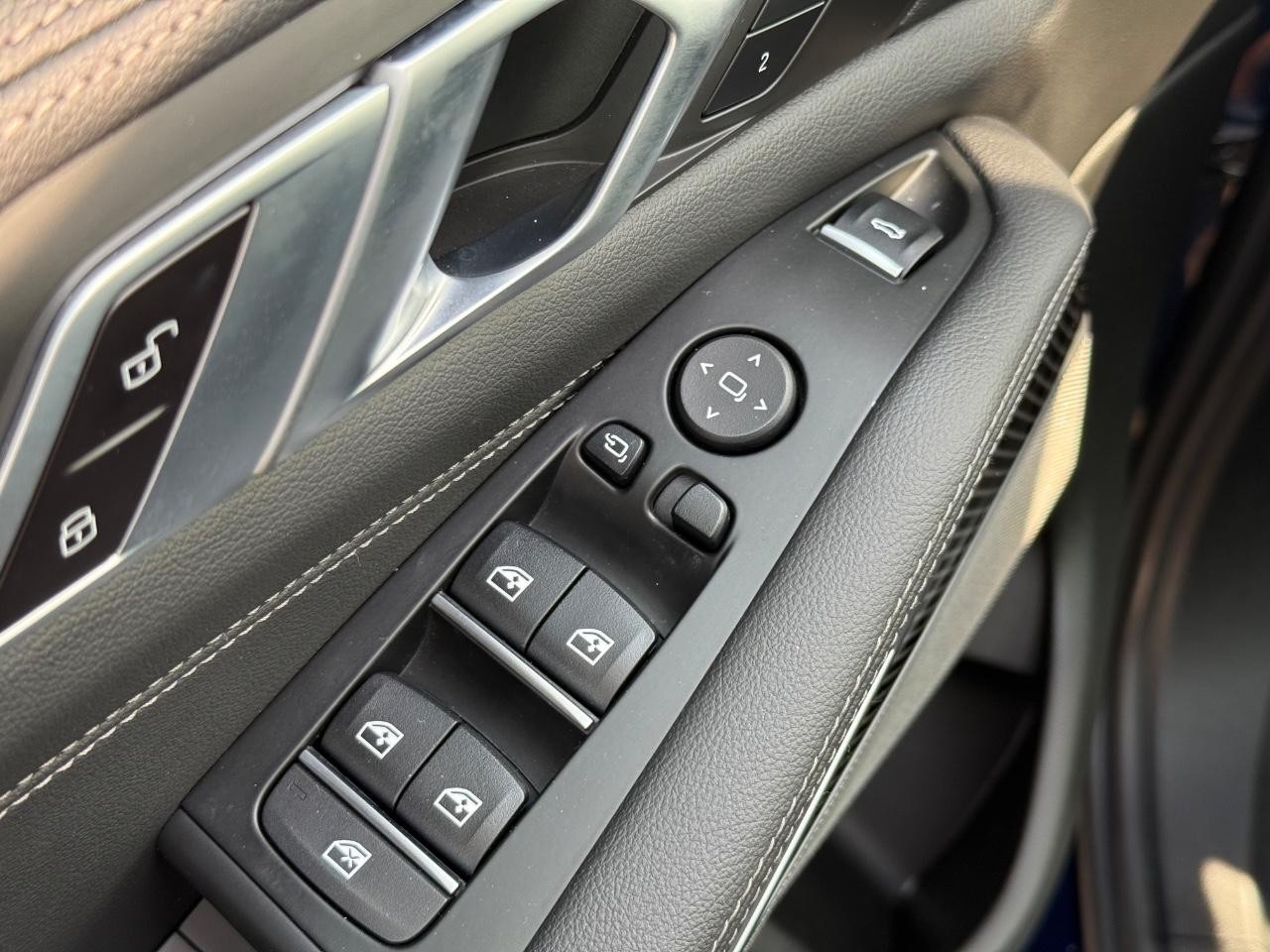 BMW X5 Vehicle Image 24