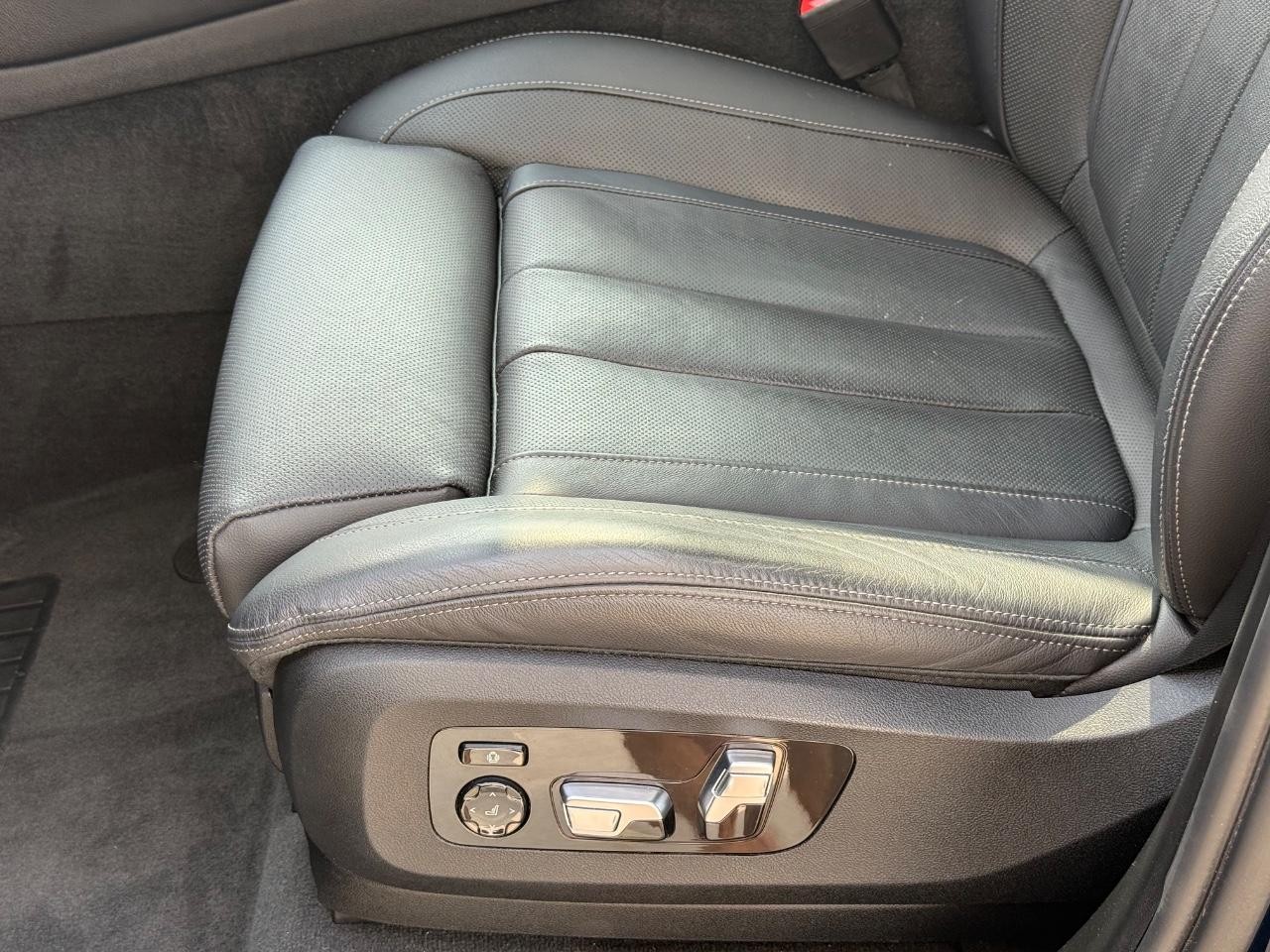 BMW X5 Vehicle Image 25
