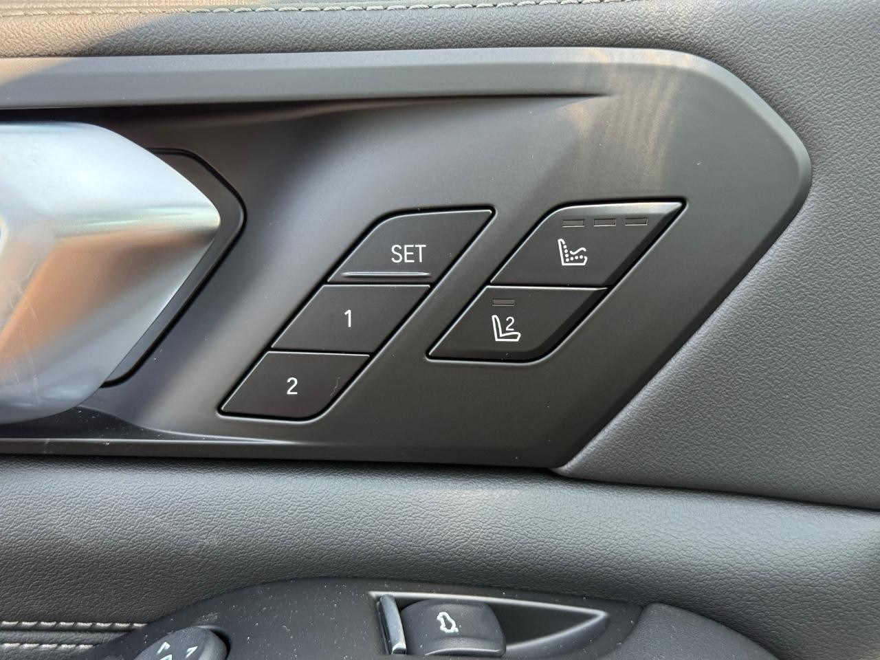 BMW X5 Vehicle Image 11