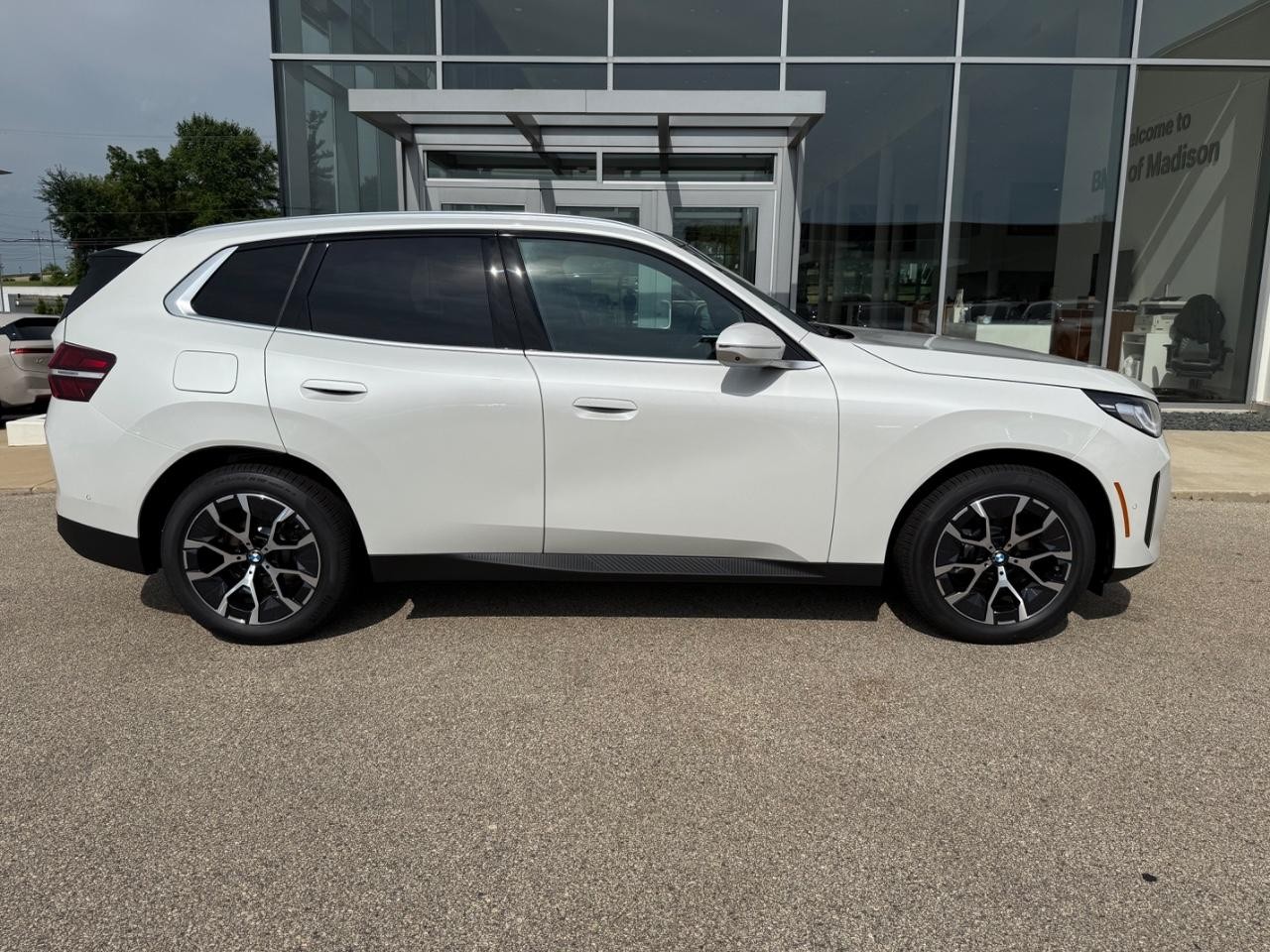 BMW X3 Vehicle Image 02