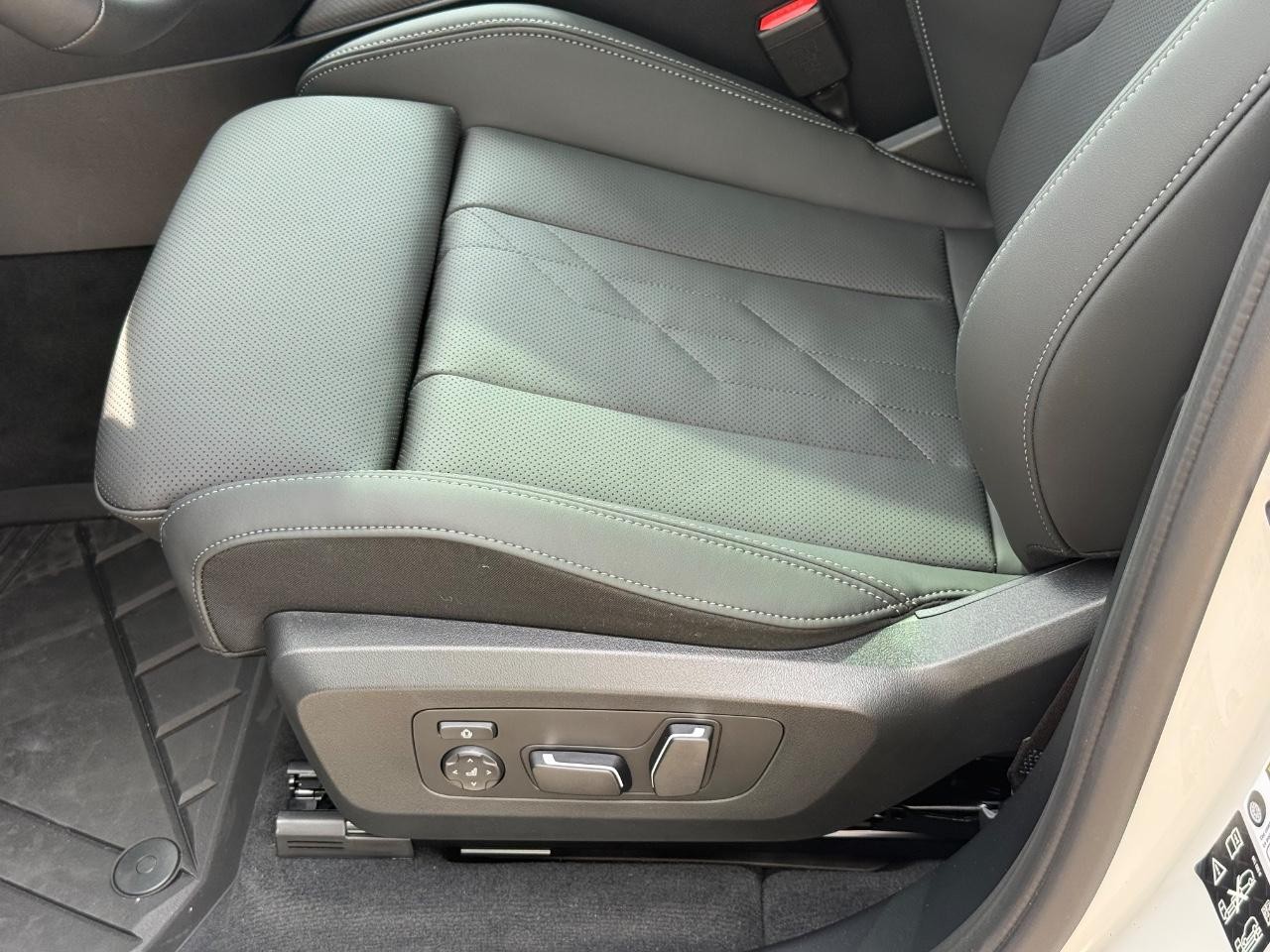 BMW X3 Vehicle Image 17