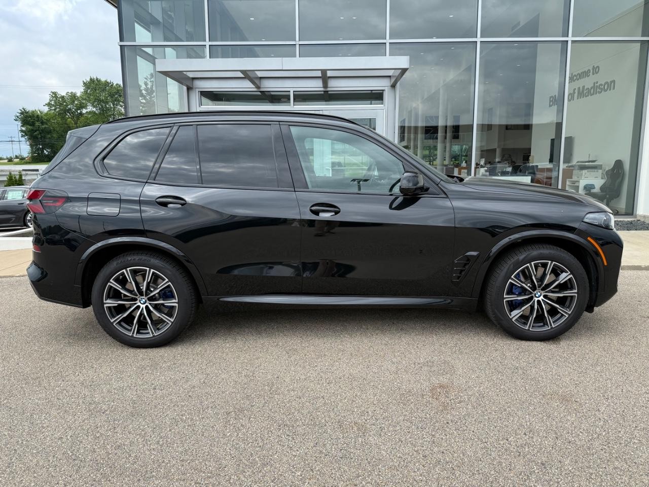 BMW X5 Vehicle Image 02